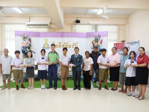 โรงเรียนแม่สรวยวิทยาคมมอบทุนการศึกษาเสมอภาคและเงินอุดหนุนนักเรียนยากจน ภาคเรียนที่ 1 ปีการศึกษา 2568